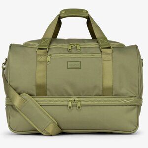 NWT Stevyn Duffel Bag with Shoe Compartment Green